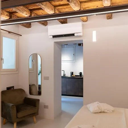 Lägenhet Re Carlo - Ortigia Luxury *
